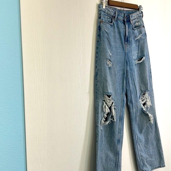 H&M - Stonewashed Distressed High Waist Loose Straight Jeans Size 4 - Picture 5 of 12